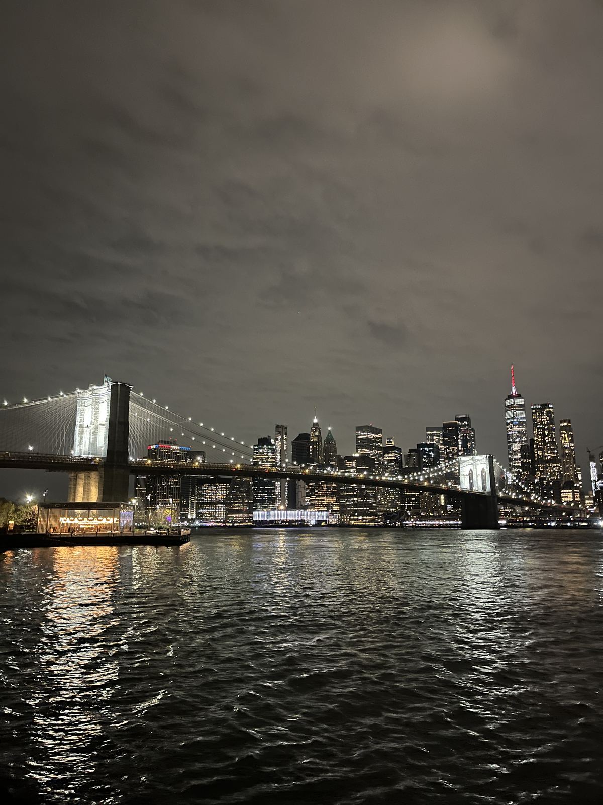 Brooklyn Bridge and Manhattan skyline at night
